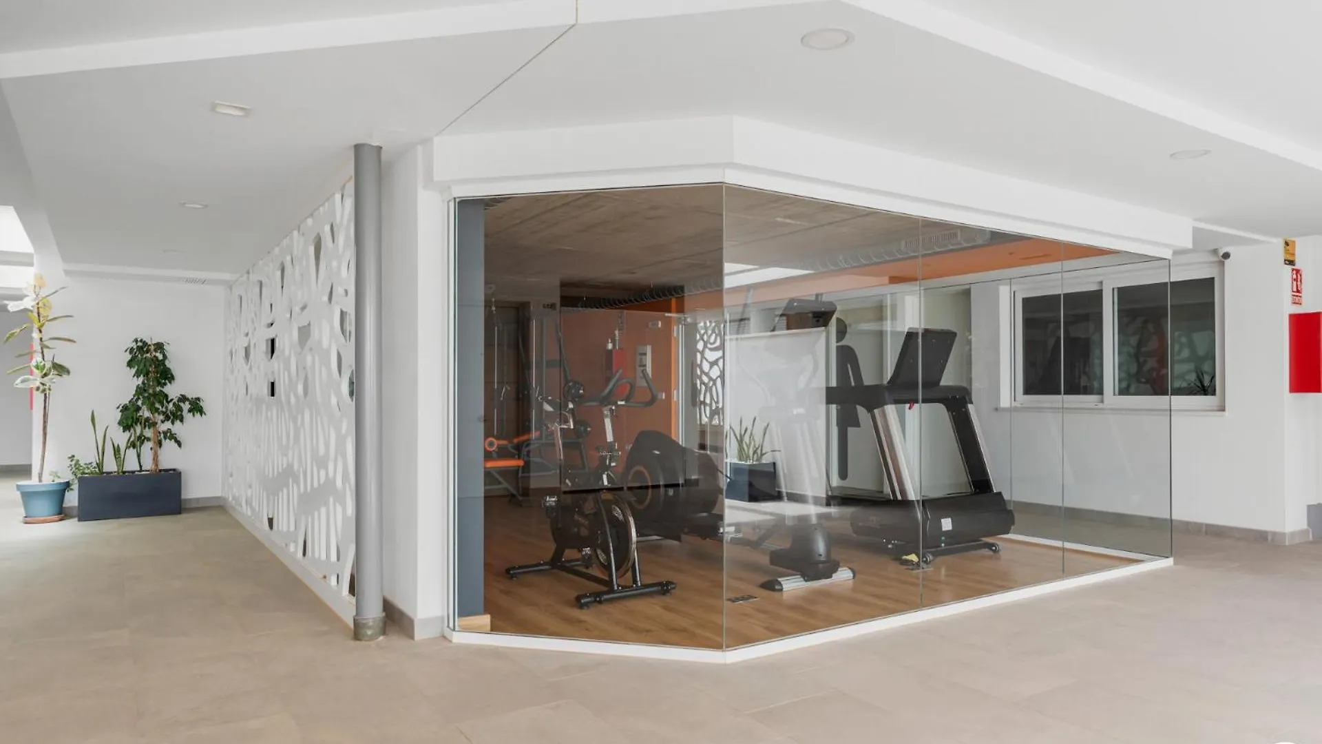 Vivi Homes - Sultana Gym, Pool, Terrace & Sea View Fuengirola Apartment