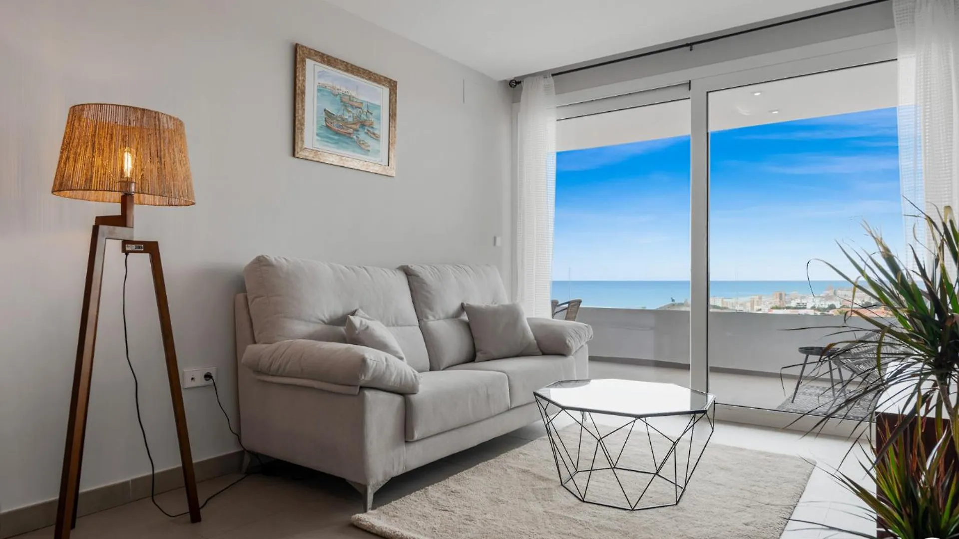 Vivi Homes - Sultana Gym, Pool, Terrace & Sea View Fuengirola Apartment