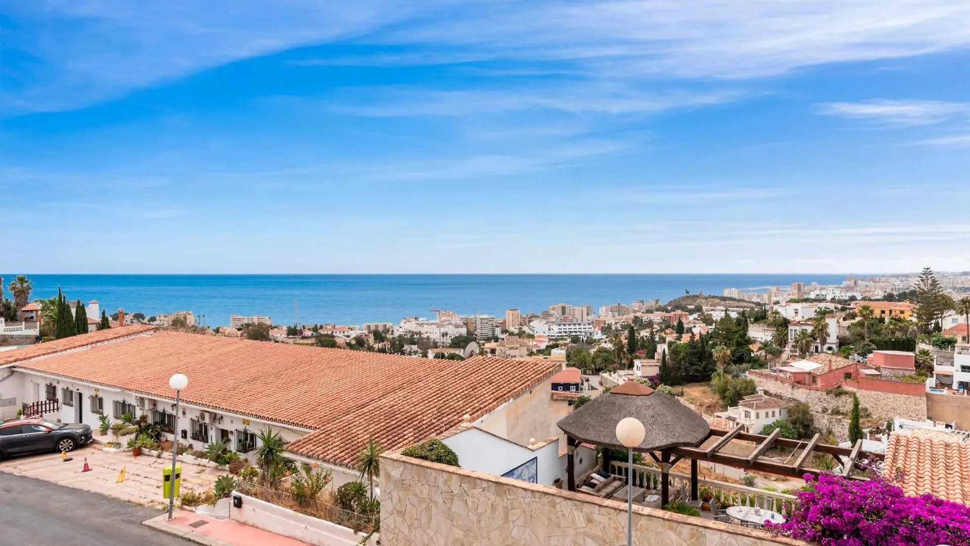 Vivi Homes - Sultana Gym, Pool, Terrace & Sea View Fuengirola Apartment