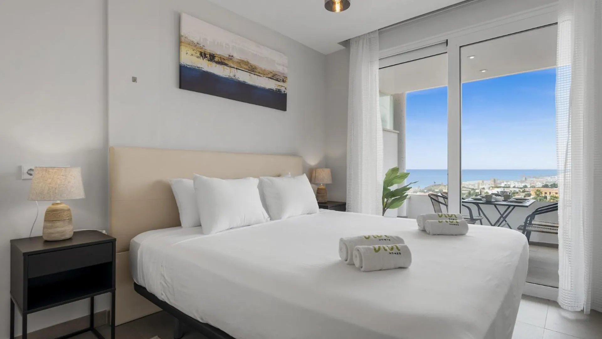 Vivi Homes - Sultana Gym, Pool, Terrace & Sea View Fuengirola Apartment