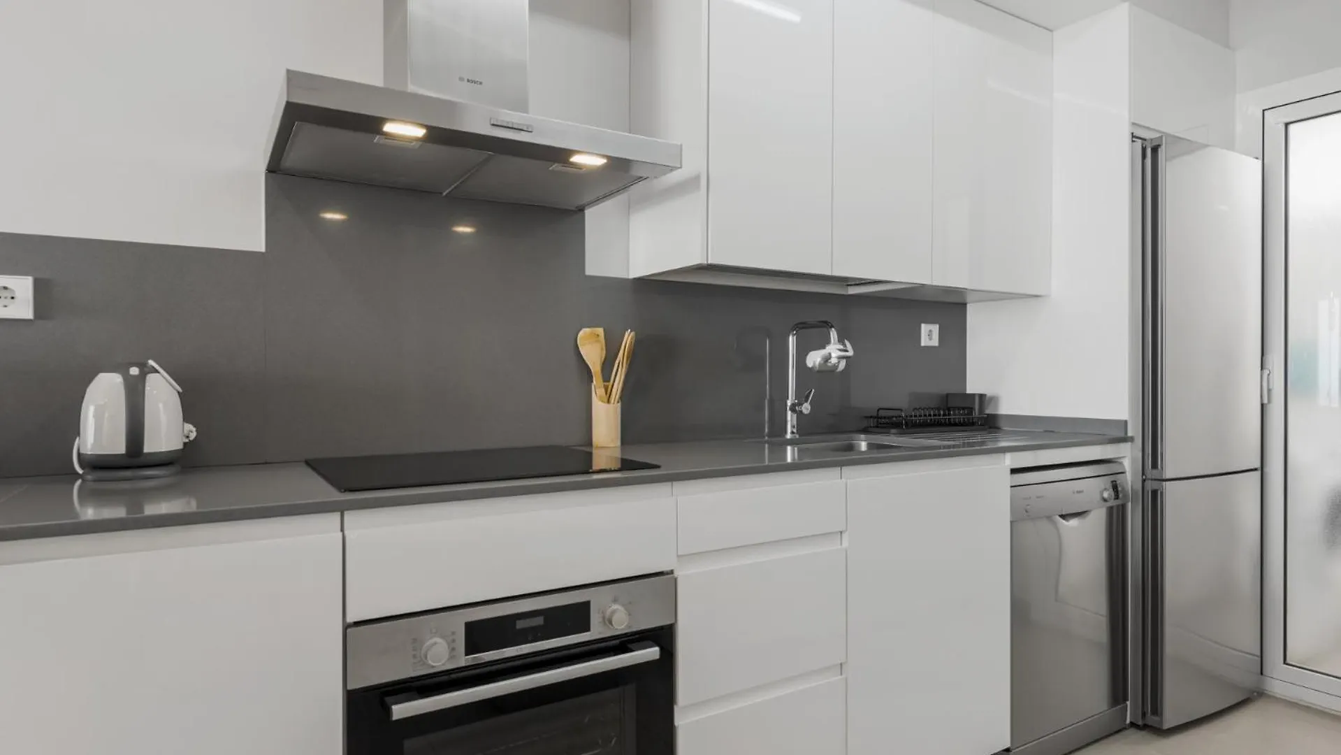 Vivi Homes - Sultana Gym, Pool, Terrace & Sea View Fuengirola